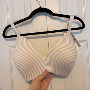 NWT - Thyme Maternity Striped White/Grey Nursing Bra - Sz 34DDD